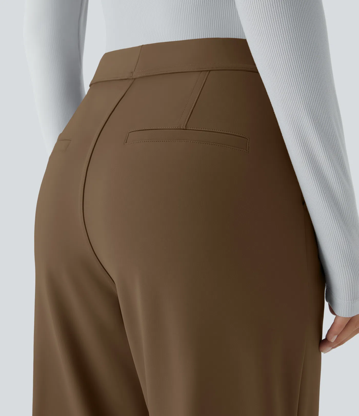 Halara Flex™ DayStretch - Ausgestellte Arbeits-Hose mit hohem Bund und Seitentaschen