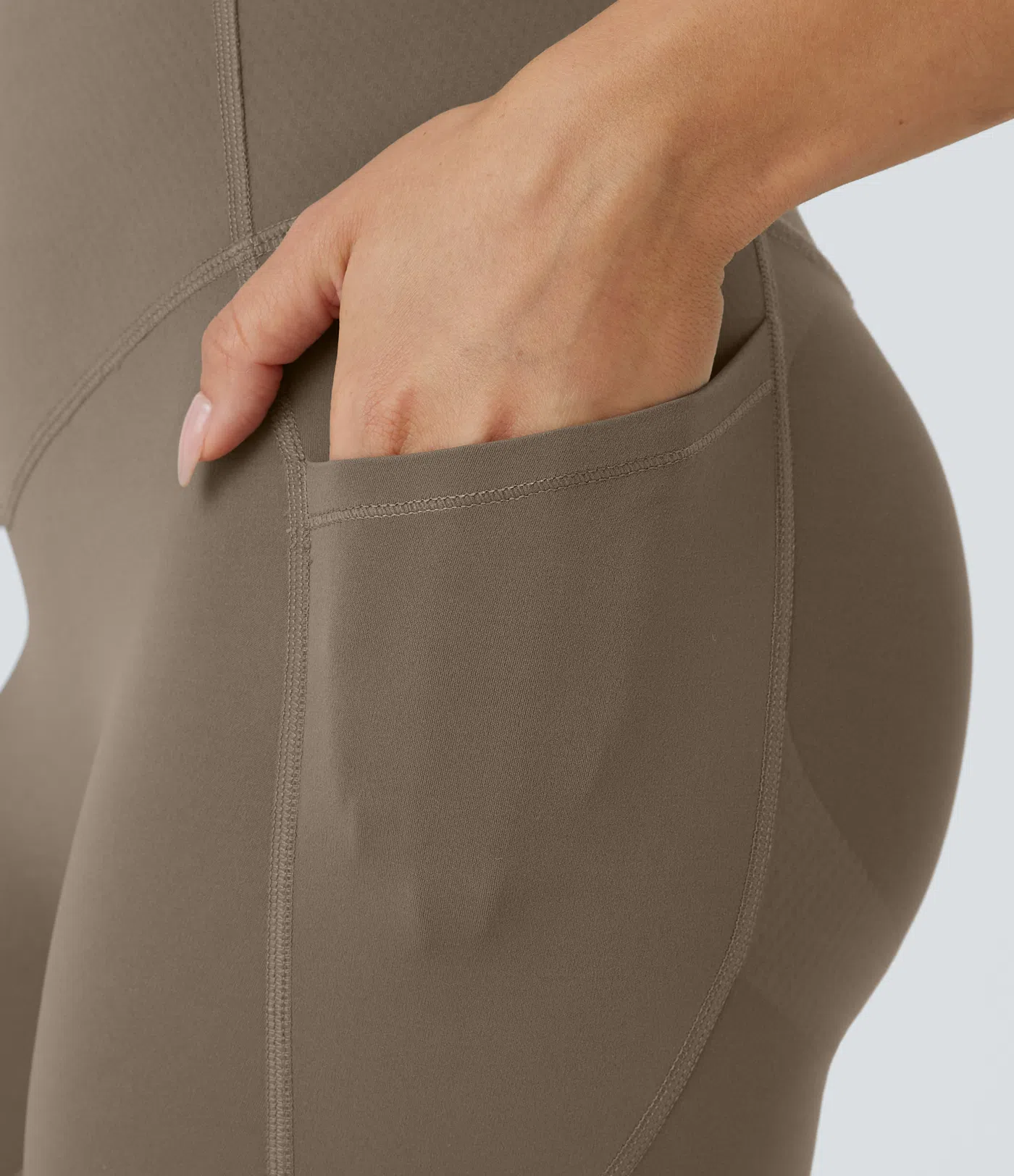 Halara UltraSculpt™ - Formende Workout-Leggings mit hohem Bund, Seitentaschen und Bauchkontrolle - Po-Lifting