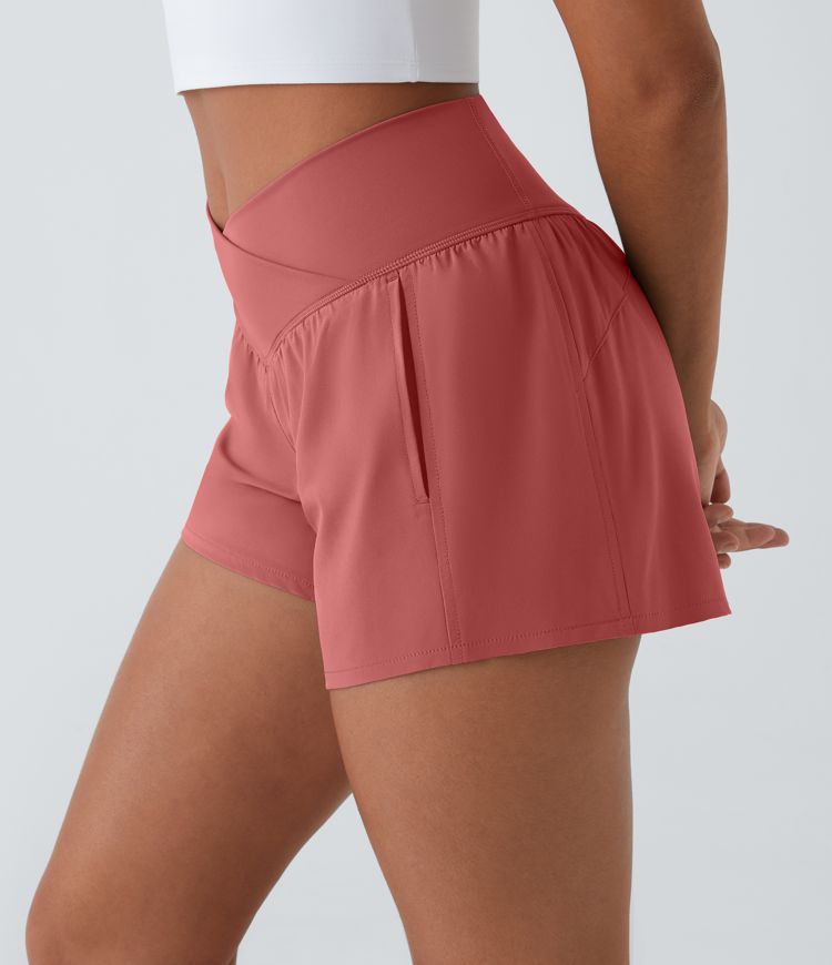 Breezeful™ 2-in-1 Crossover-Yoga-Shorts mit hohem Bund und Seitentaschen - schnelltrocknend, 10,2 cm