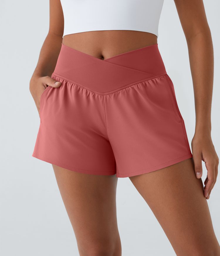 Breezeful™ 2-in-1 Crossover-Yoga-Shorts mit hohem Bund und Seitentaschen - schnelltrocknend, 10,2 cm