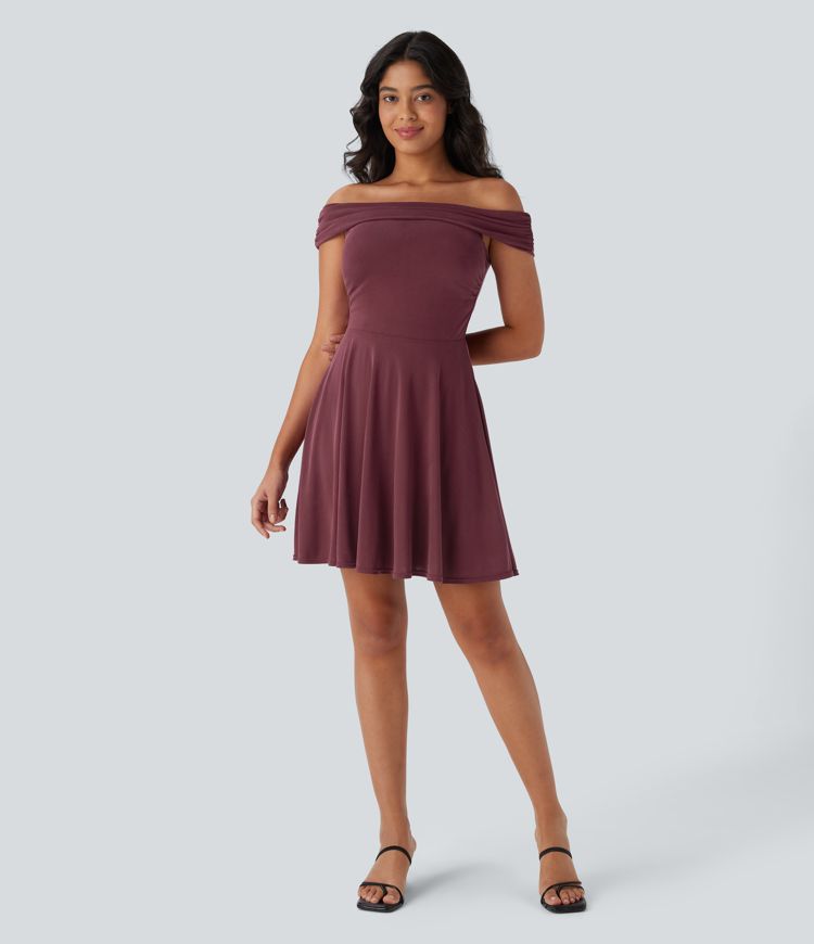 Ausgestelltes, schulterfreies, gerafftes Freizeit-Minikleid