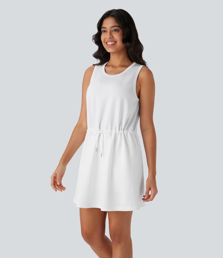 Vestido corto de yoga de dos piezas, sin mangas, con cuello redondo y bolsillos laterales con cordón ajustable