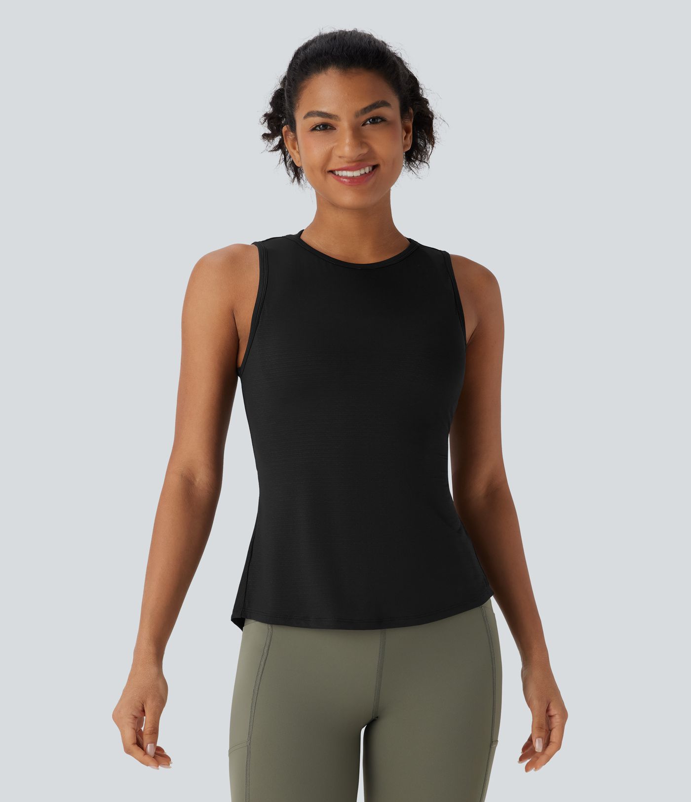 Gedrehtes Yoga-Tanktop mit Rundhalsausschnitt, Cut-Outs und Schlitz