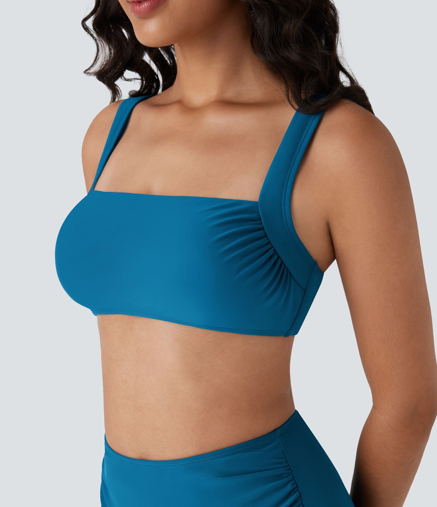 Ruutkujuline kortsutatud bikiinitop