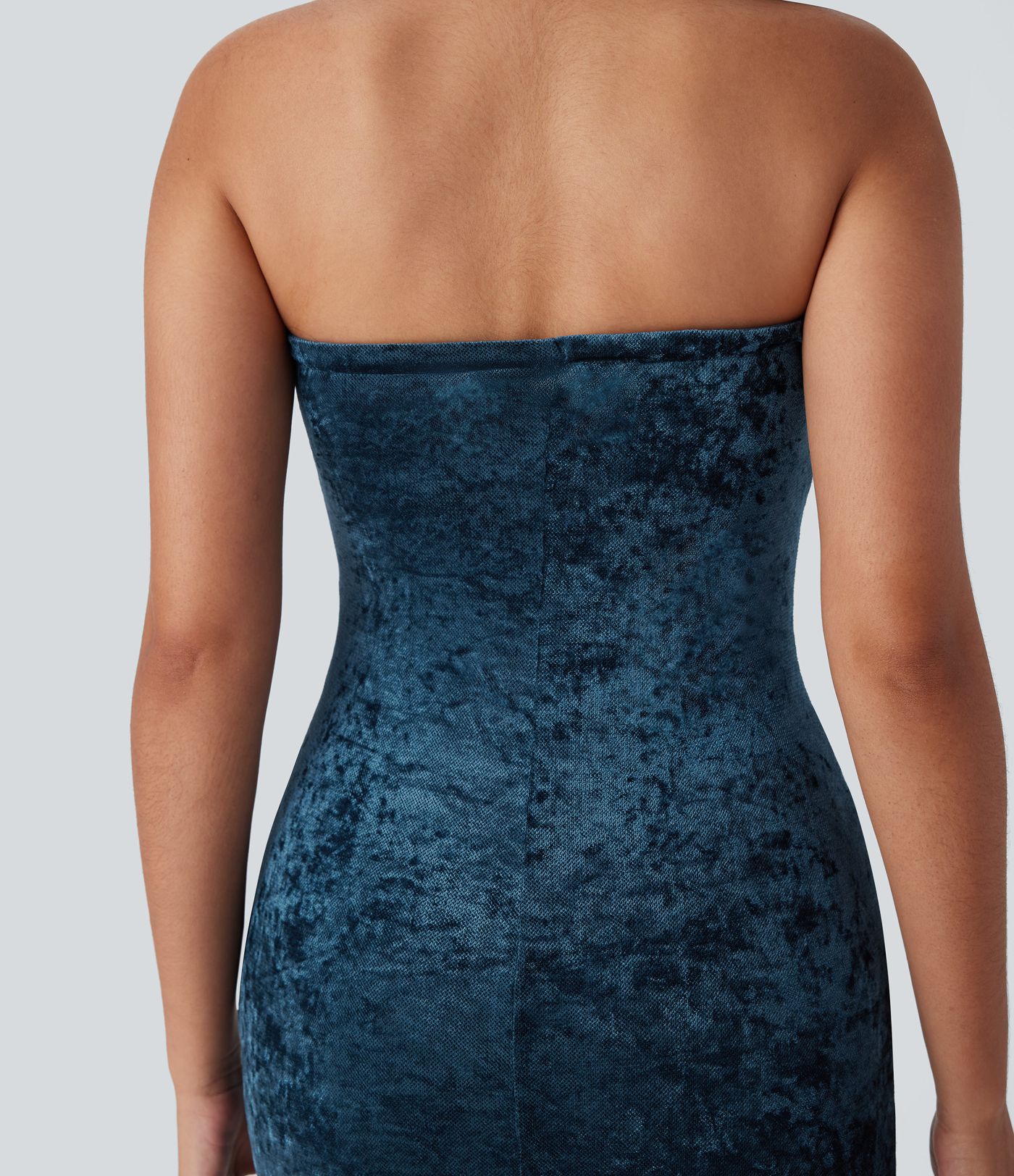 Robe longue bustier moulante coupe sirène en velours et résille