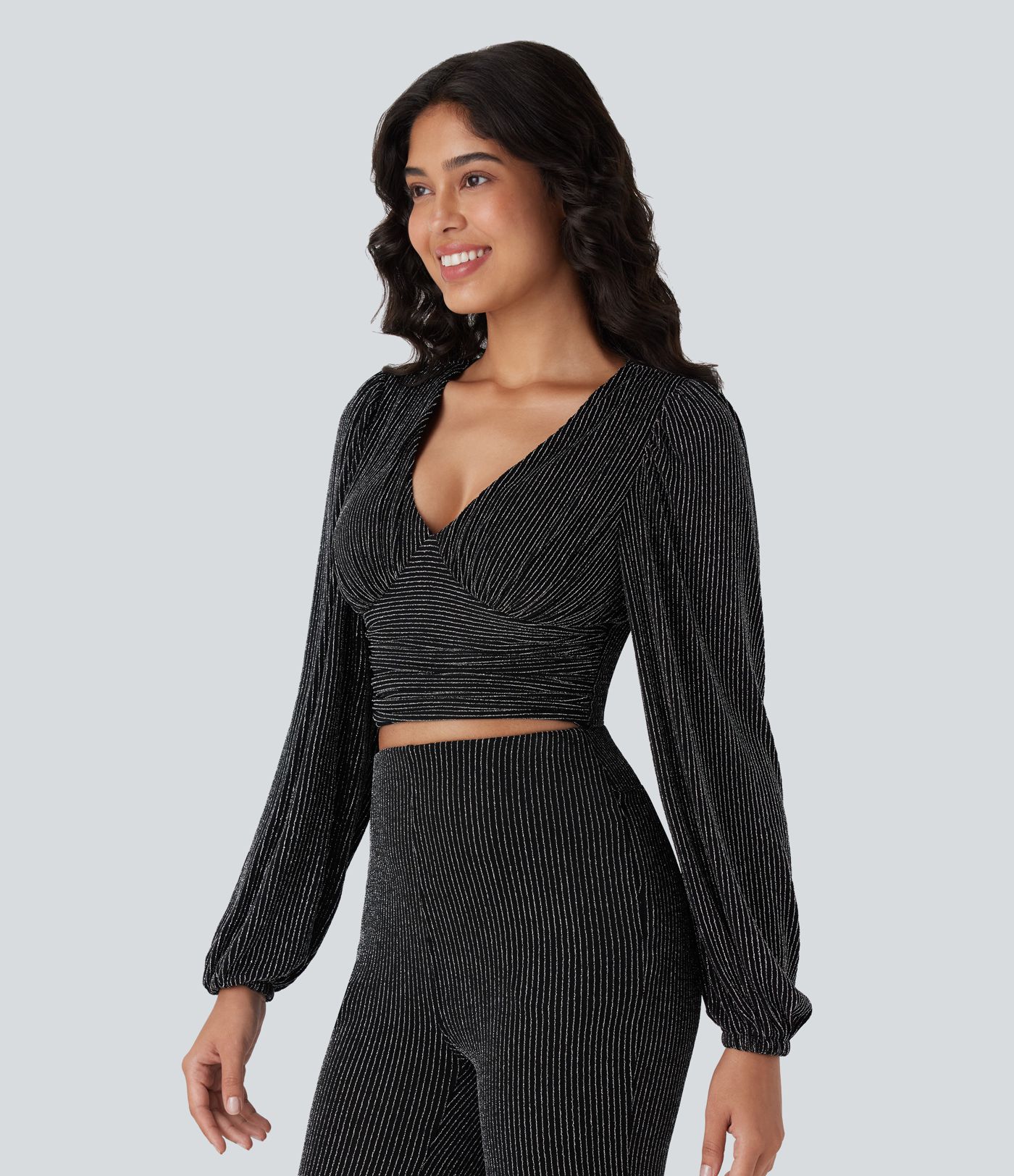 Crop top col V manches longues, effet sparkle