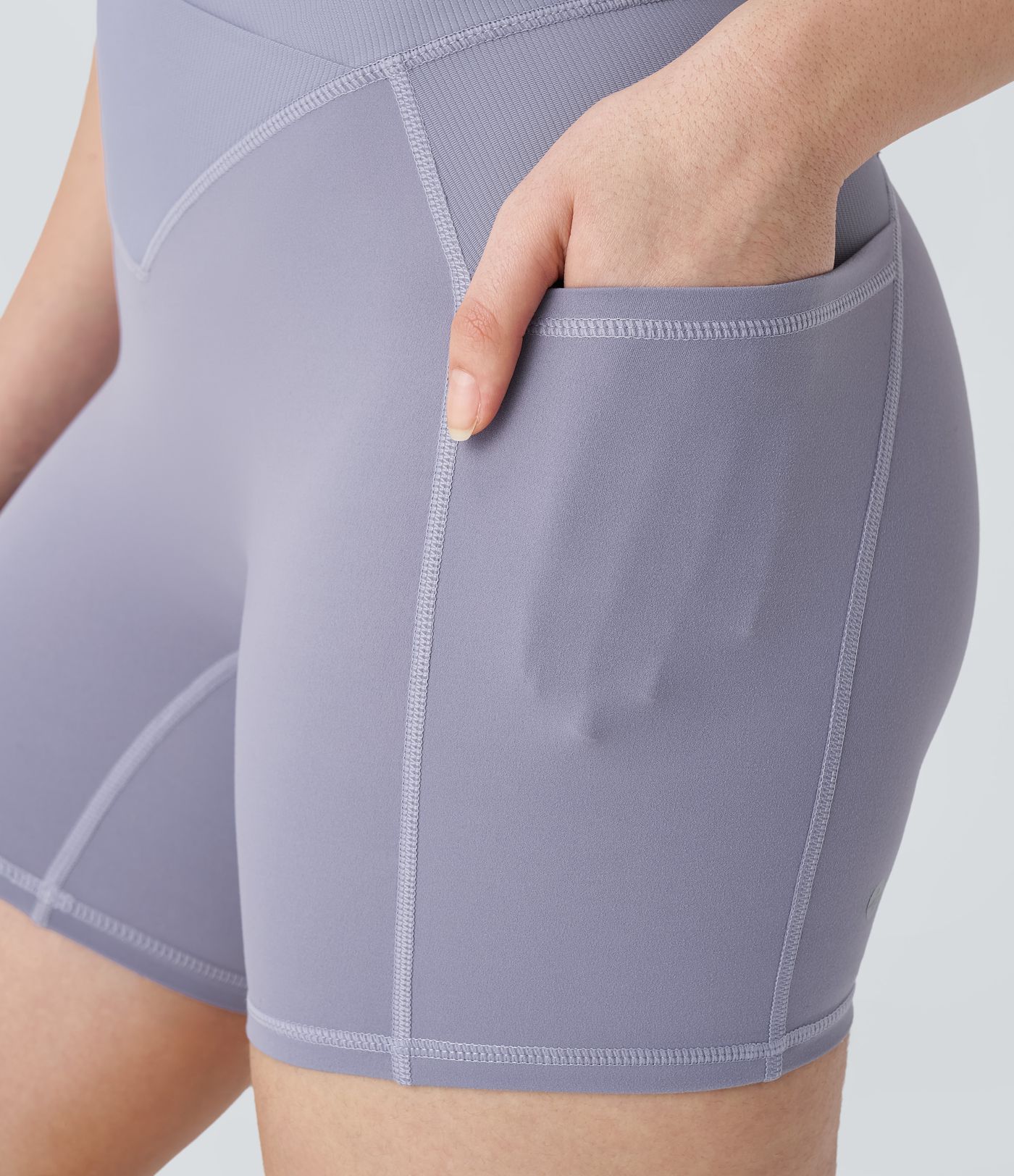 Halara UltraSculpt™ High Waisted Ribbed Crossover Side Pocket Workout Biker Shorts 5''