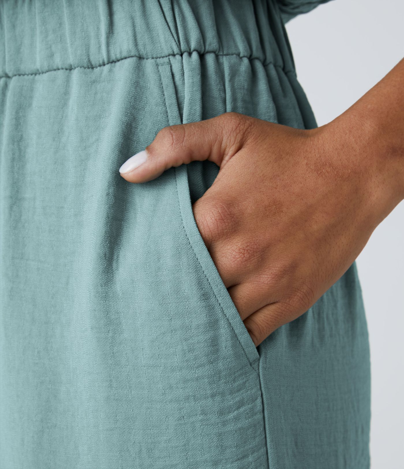 Combinaison Casual en Tissu Effet Lin à Manches Courtes à Volants Boutonnés Lacets Croisés et Découpes avec Poches Latérales