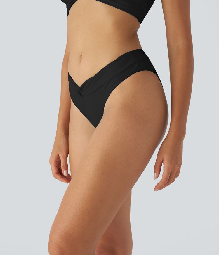 Stredne vysoké bikinové nohavičky s V-strihom