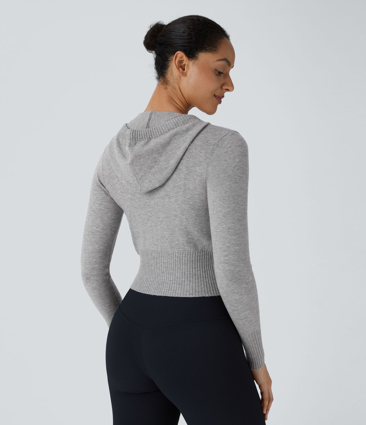 Lässige Strickjacke mit Kapuze, Kordelzug, Reißverschluss und langen Ärmeln