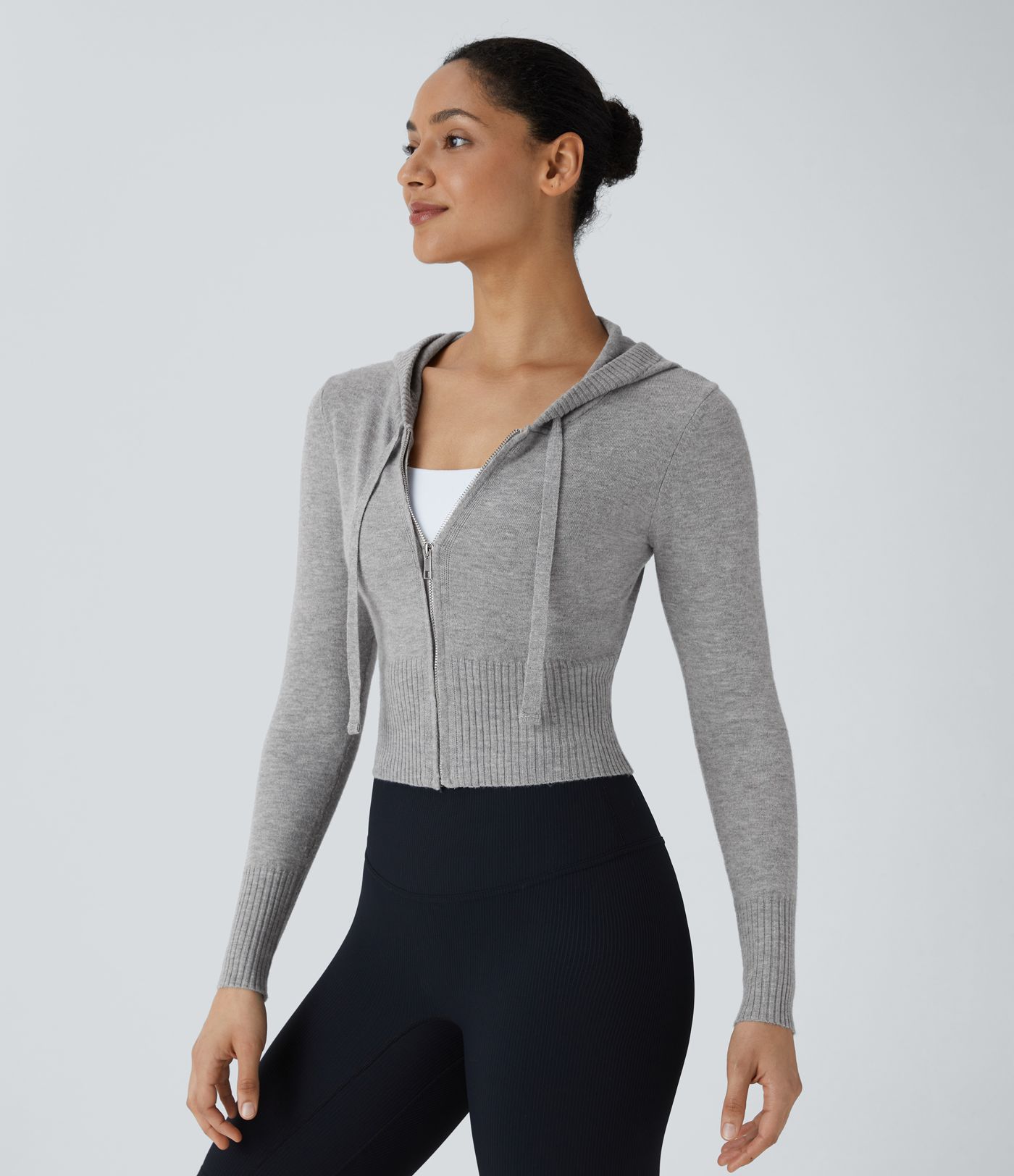 Lässige Strickjacke mit Kapuze, Kordelzug, Reißverschluss und langen Ärmeln