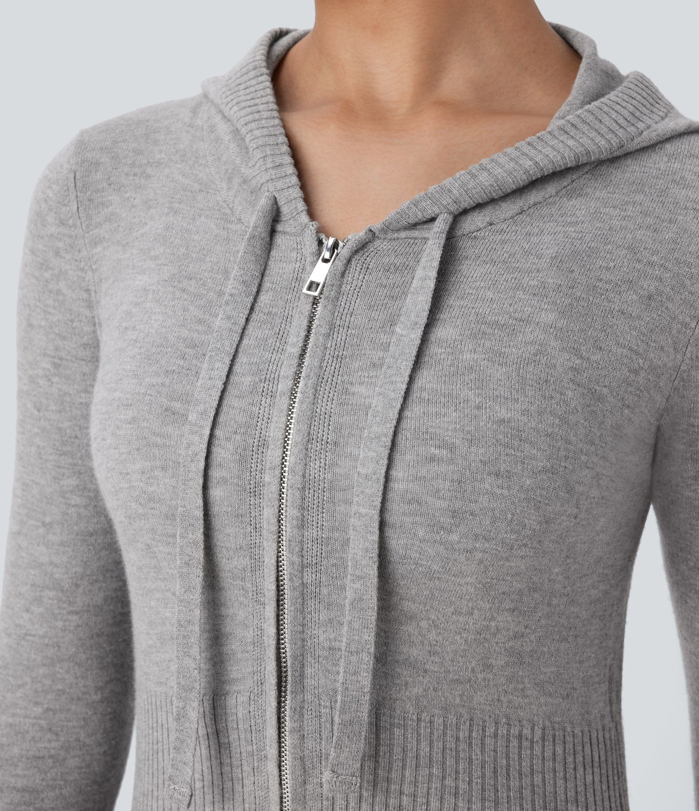 Lässige Strickjacke mit Kapuze, Kordelzug, Reißverschluss und langen Ärmeln