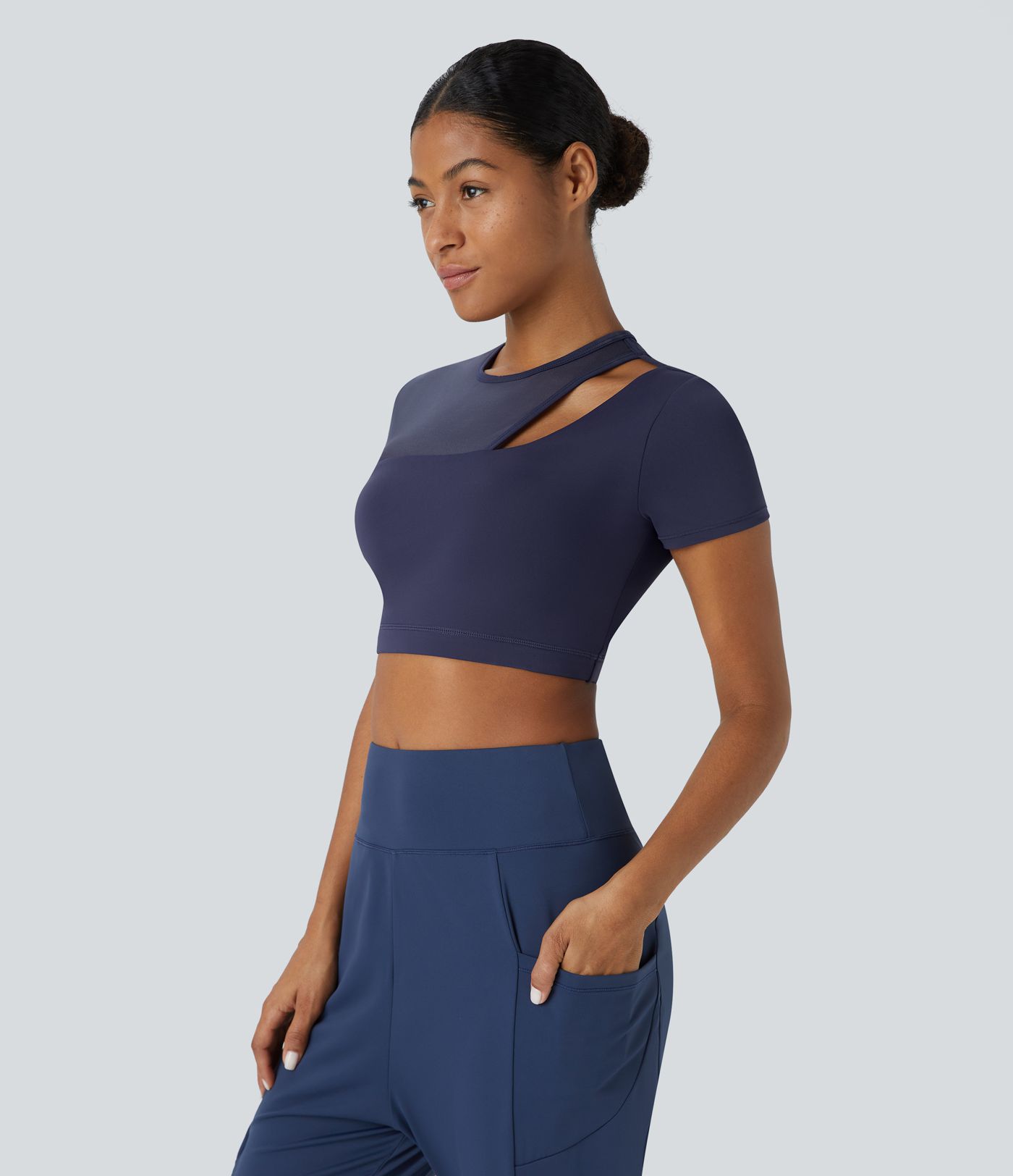 Contrasted mesh cut-out short sleeve quick dry crop workout sports top
