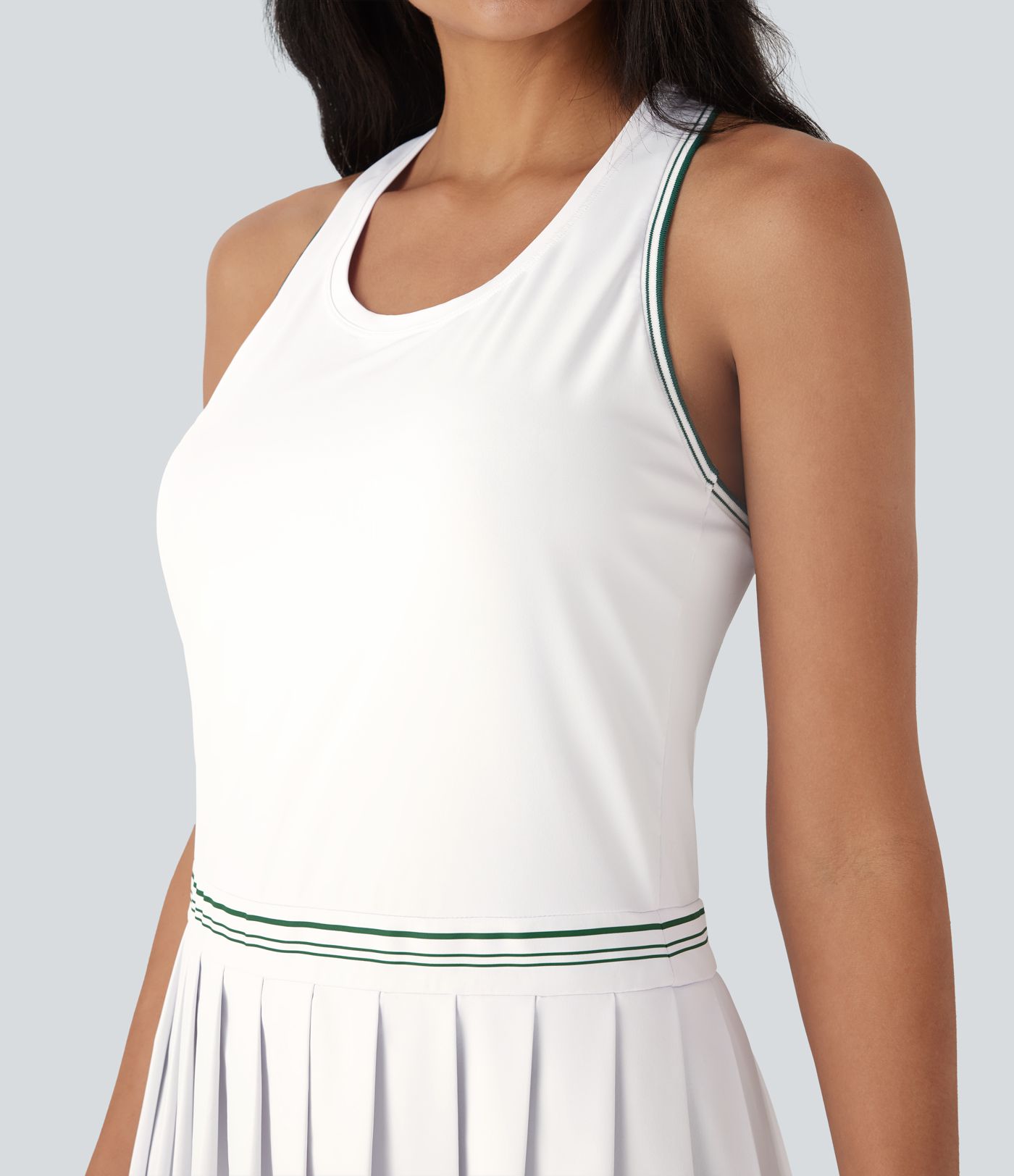 Vestido mini deportivo de tenis plisado con rayas, bloques de color y espalda cruzada