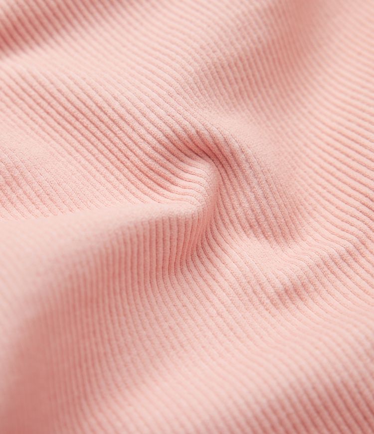 Top deportivo corto de yoga acanalado de manga corta con escote cuadrado