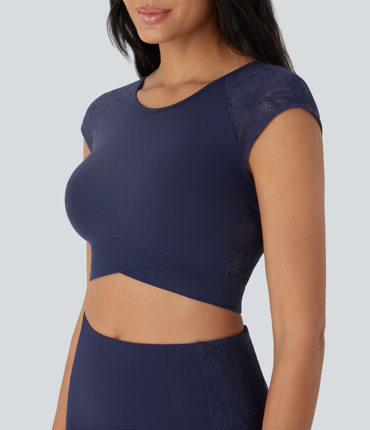 Softlyzero™ Haut de sport de yoga court dos nu avec dentelle contrastée et ourlet croisé-UPF50+
