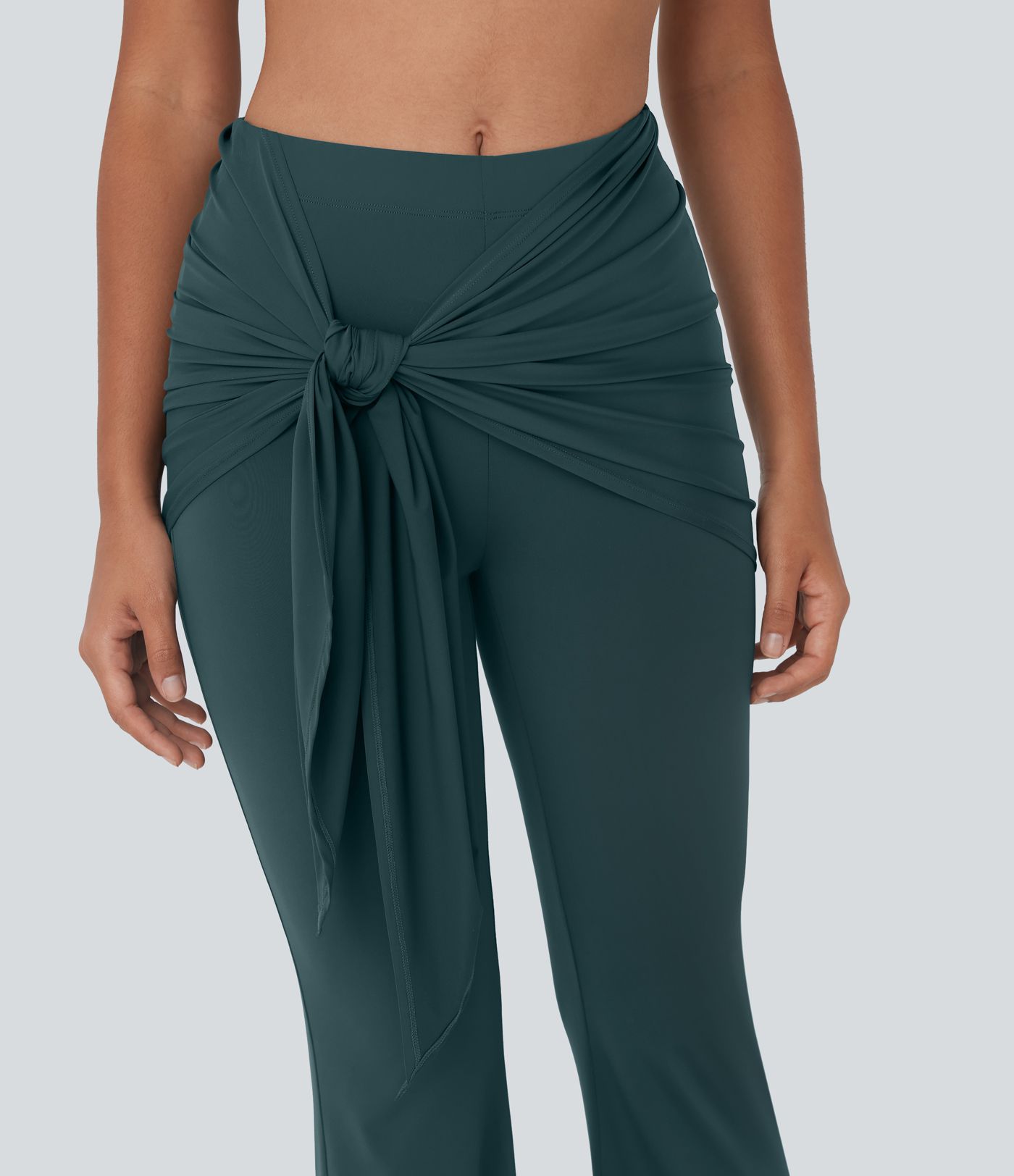 Pantalon de yoga évasé taille moyenne avec façade croisée nouée et toucher frais