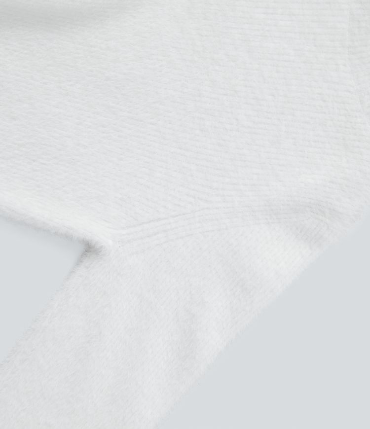 Suéter ajustado manga larga cuello alto apilado