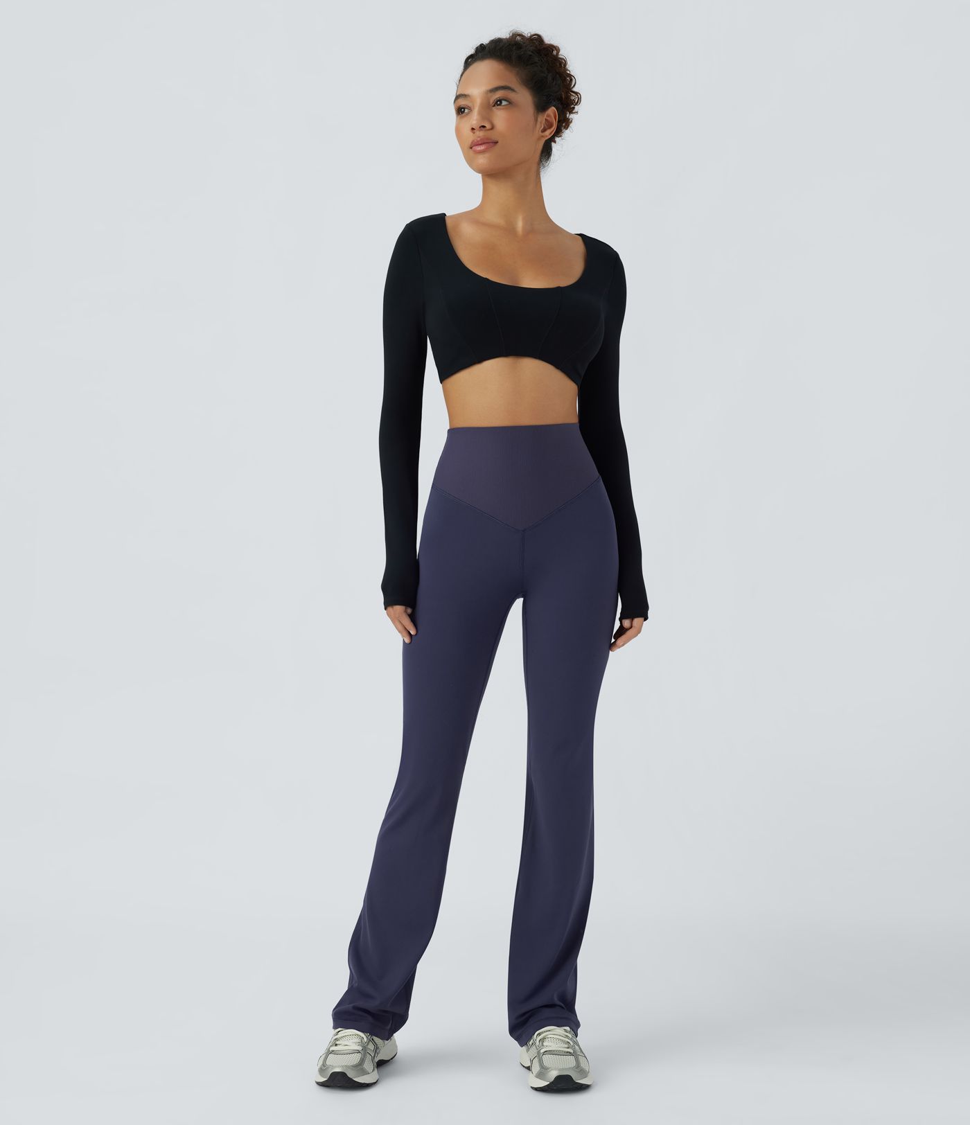 Gerippte Yoga-Leggings mit hohem Bund, Bauchkontrolle und Boot-Cut 