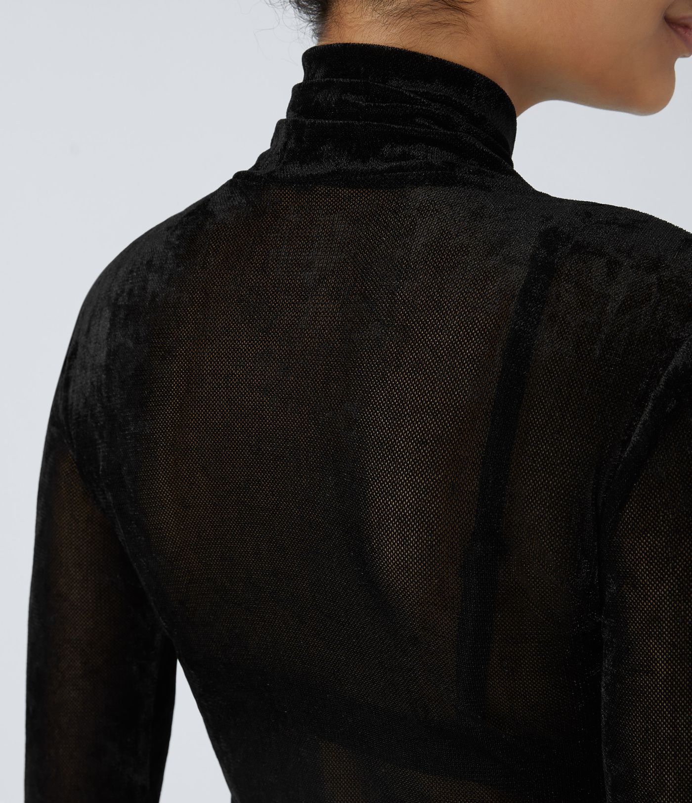 Haut décontracté transparent en velours à col montant et manches longues