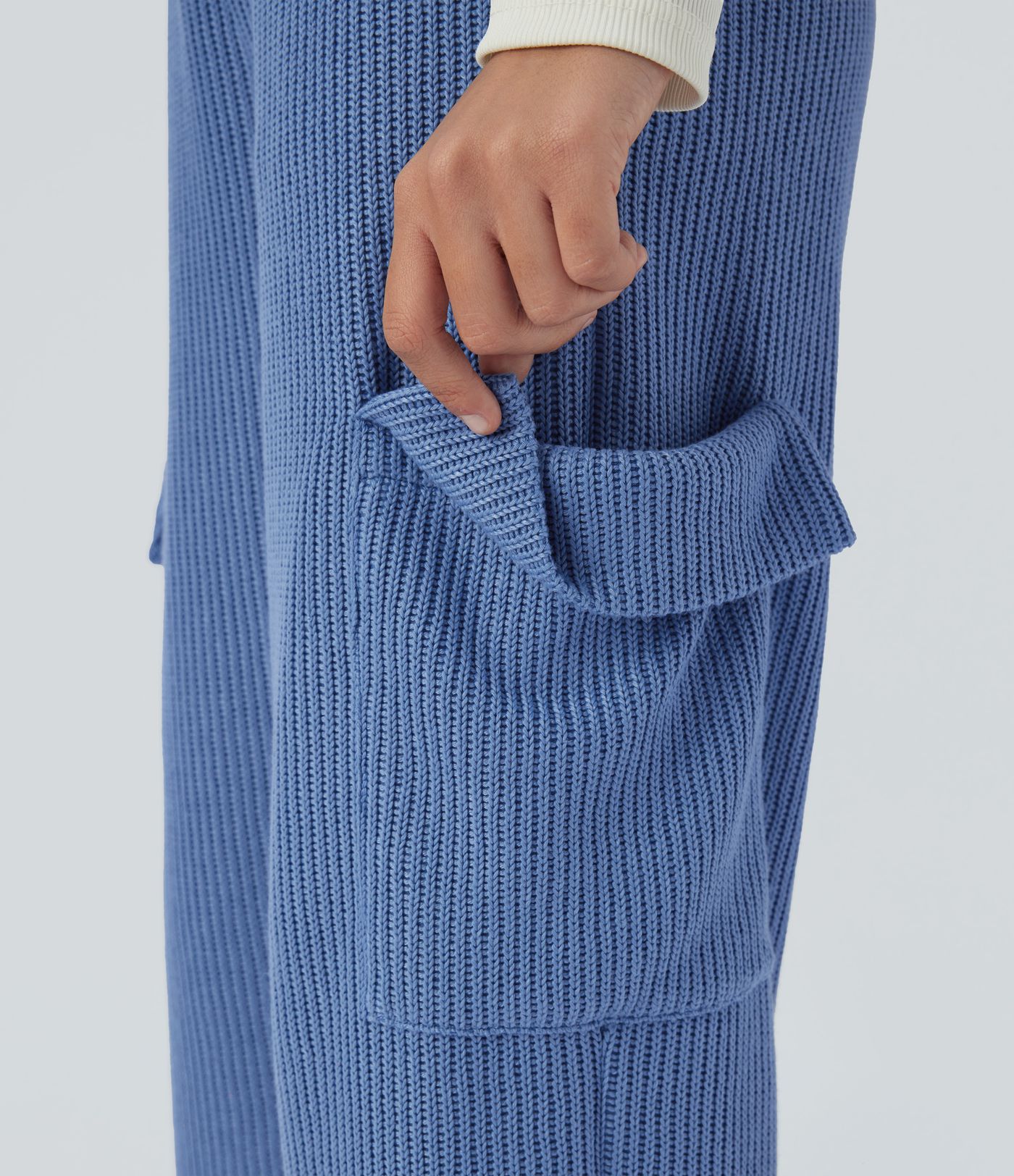 Lässige Strickhose mit hohem Bund, Kordelzug und mehreren Taschen