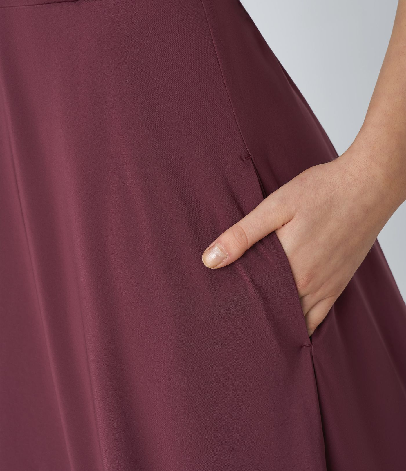 Breezeful™ Fließendes Midi-Partykleid mit ausgestelltem Bein und Seitentaschen - schnelltrocknend