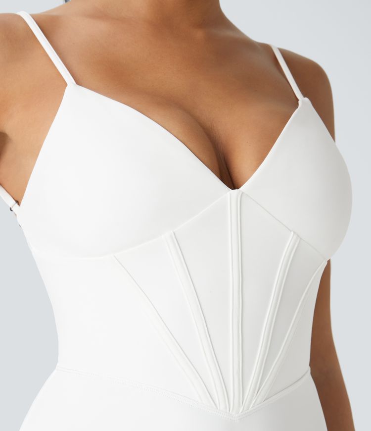 Vestido midi fruncido abertura cuello halter sin espalda corsé entrecruzado dama honor invitada boda