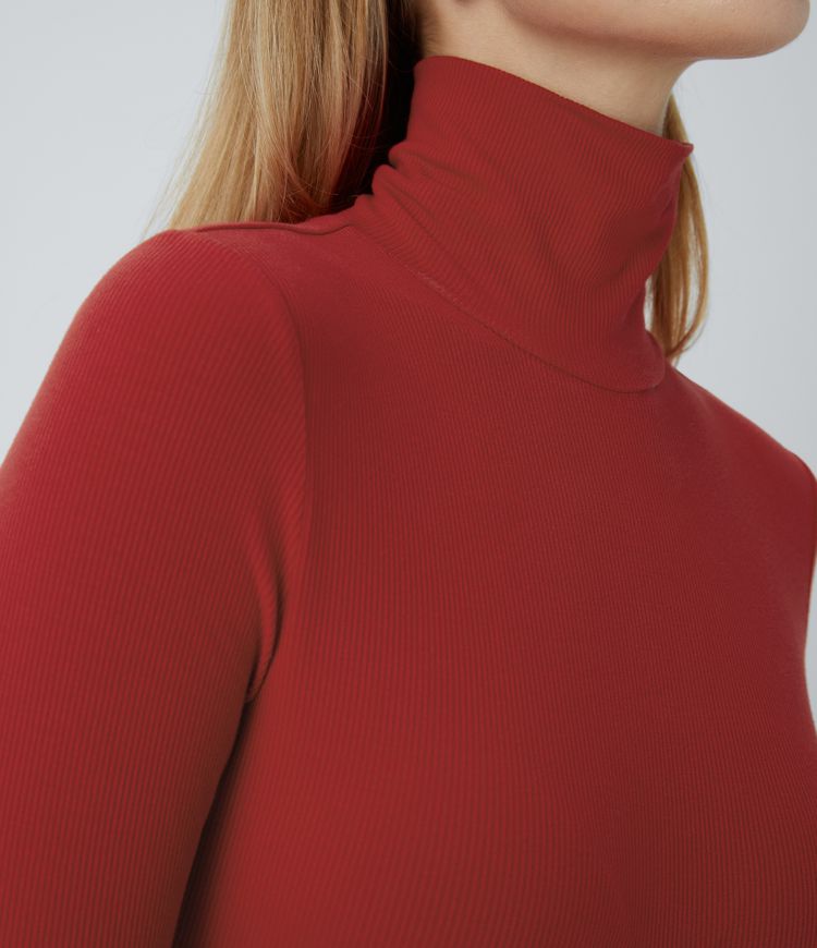 Robe de travail mi-longue moulante en maille côtelée à col montant et manches longues