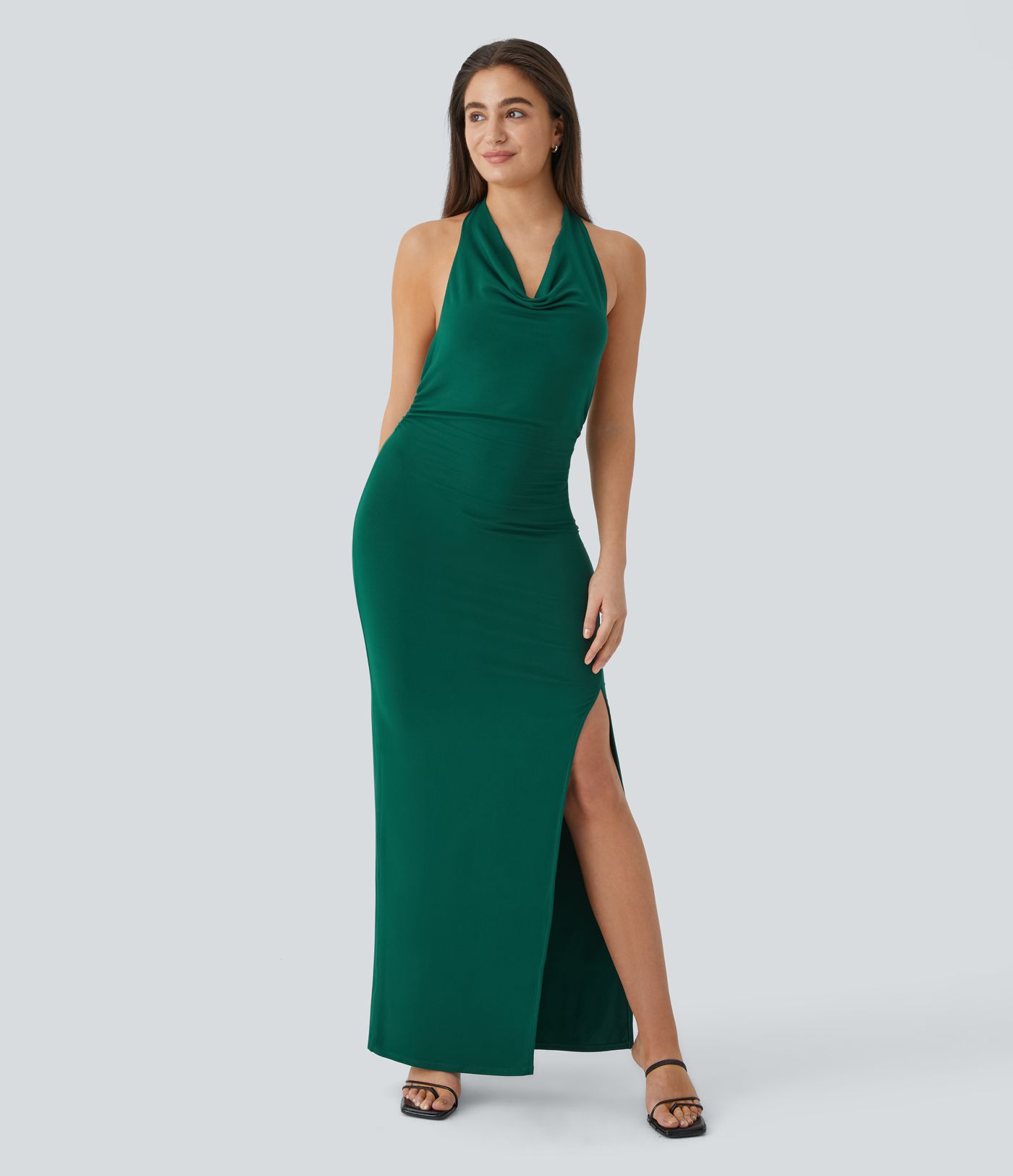 Rückenfreies Maxi-Partykleid mit Neckholder, Wasserfallausschnitt, Rüschen und Schlitz