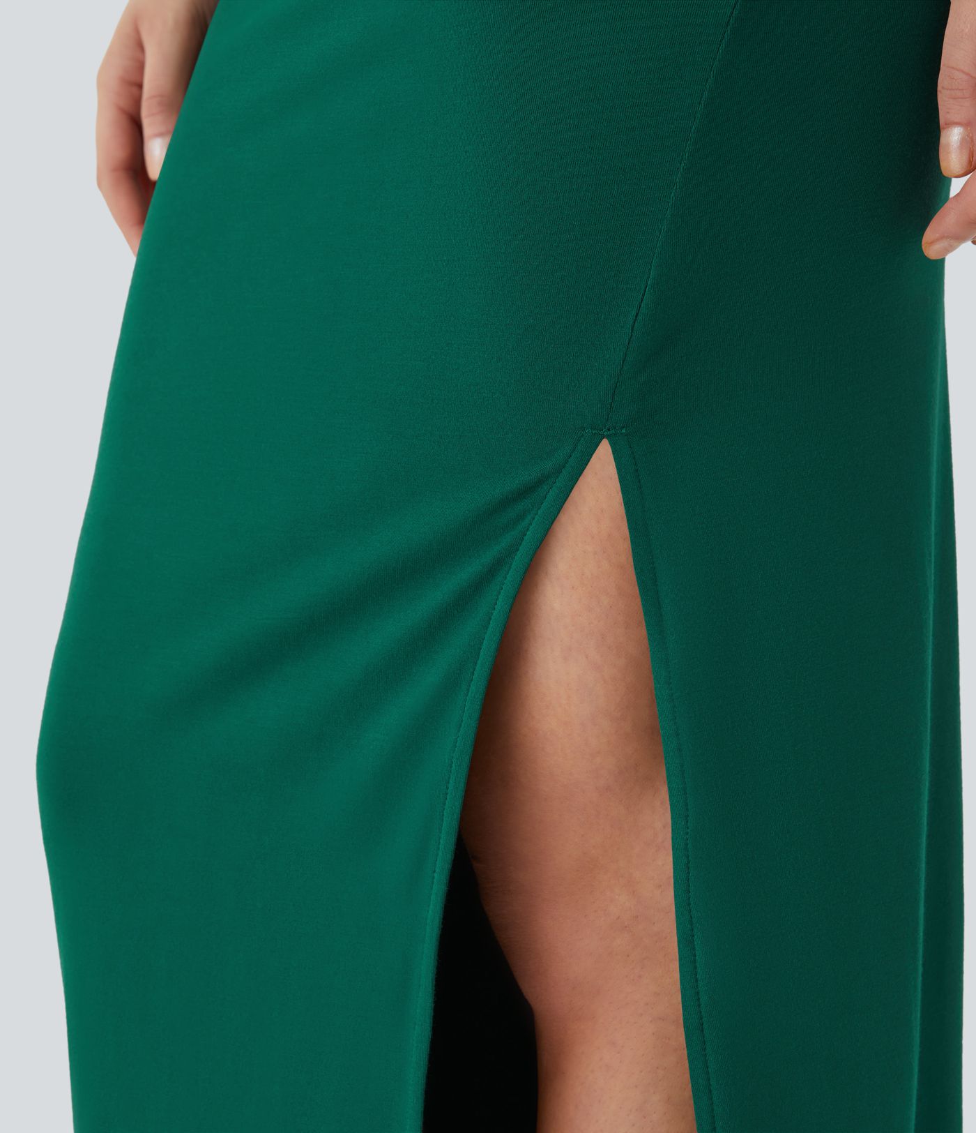 Rückenfreies Maxi-Partykleid mit Neckholder, Wasserfallausschnitt, Rüschen und Schlitz