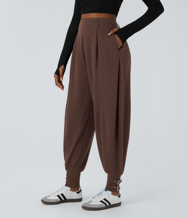 Pantalón deportivo tiro alto dobladillo ajustable bolsillo lateral acanalado