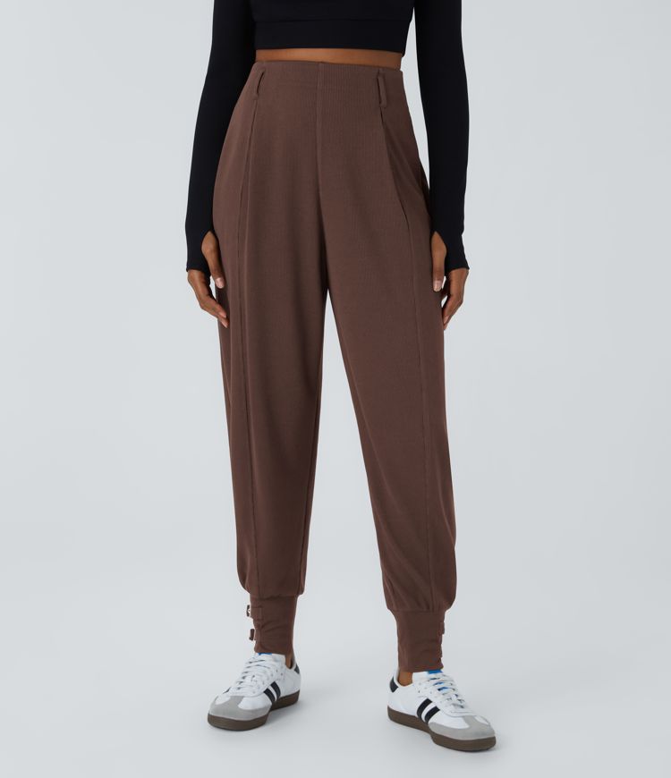 Pantalón deportivo tiro alto dobladillo ajustable bolsillo lateral acanalado