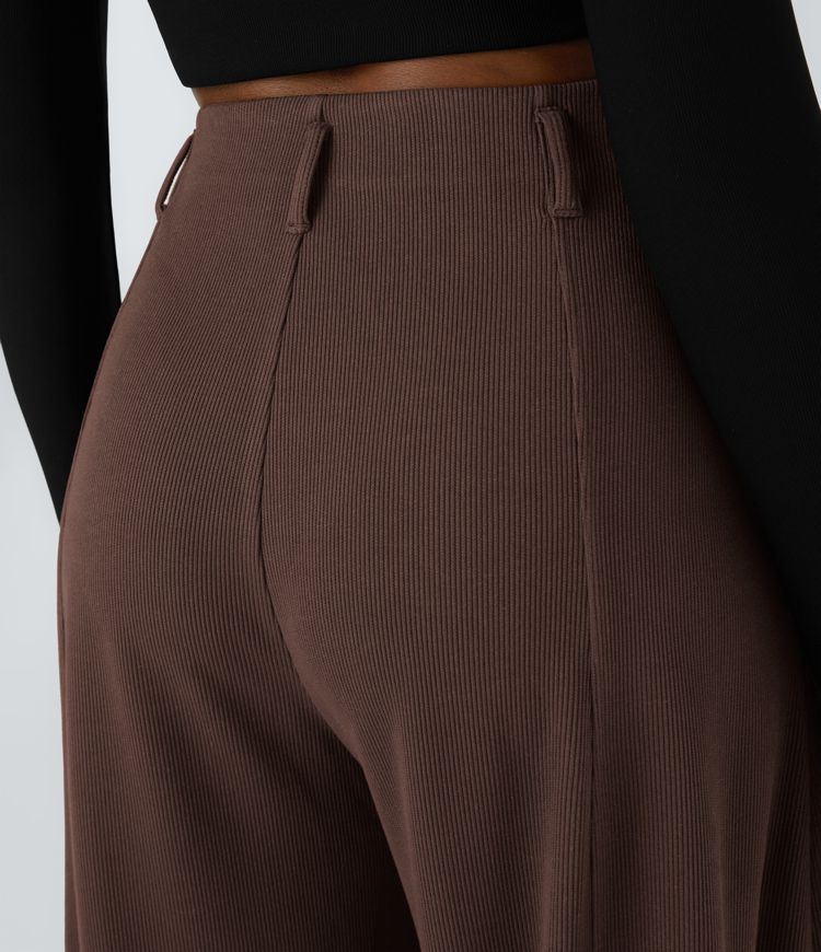 Pantalón deportivo tiro alto dobladillo ajustable bolsillo lateral acanalado