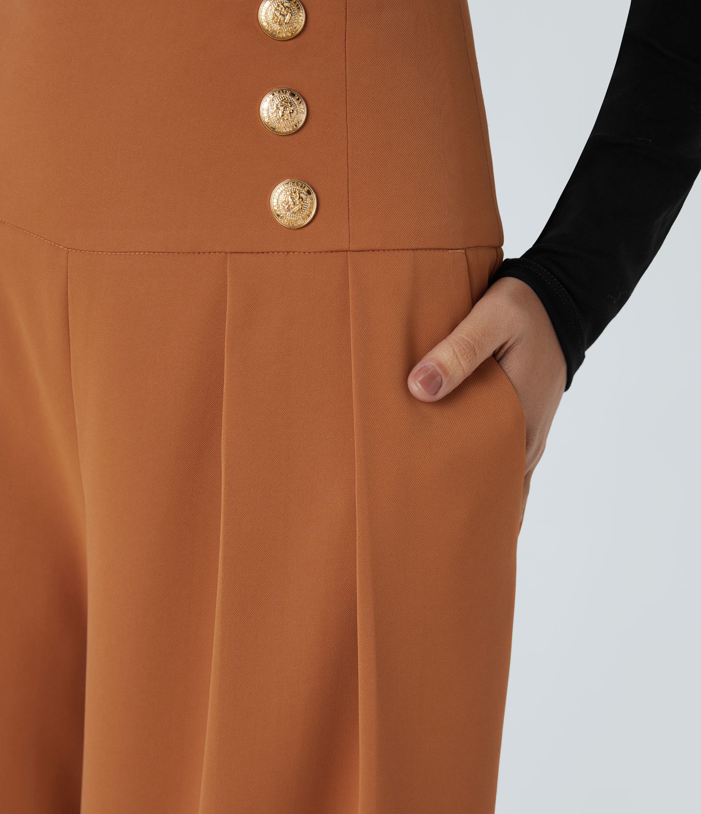 Pantalón pierna ancha cremallera invisible bolsillo lateral plisado botón decorativo tiro alto