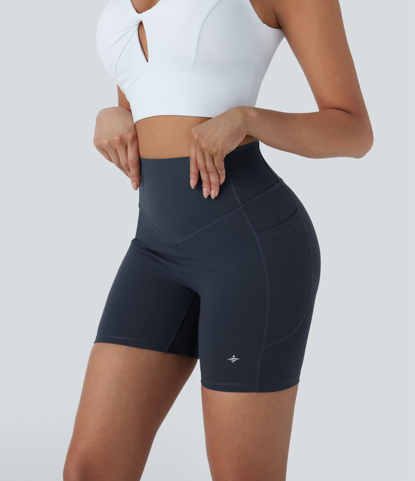 Halara UltraSculpt™ - Geraffte, formende Yoga-Shorts mit hohem Bund, Seitentaschen und Bauchkontrolle - Po-Lifting, 12,7 cm