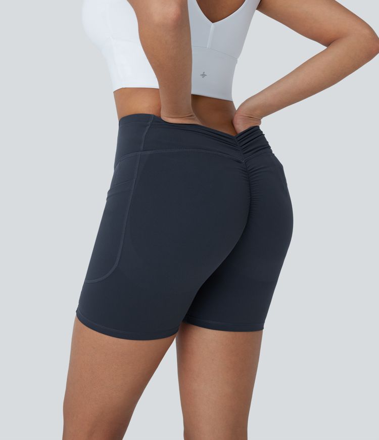 Halara UltraSculpt™ - Geraffte, formende Yoga-Shorts mit hohem Bund, Seitentaschen und Bauchkontrolle - Po-Lifting, 12,7 cm