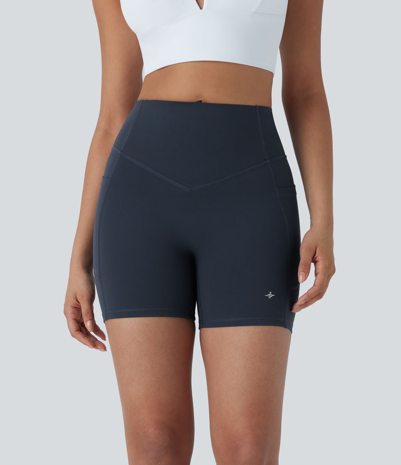 Halara UltraSculpt™ - Geraffte, formende Yoga-Shorts mit hohem Bund, Seitentaschen und Bauchkontrolle - Po-Lifting, 12,7 cm