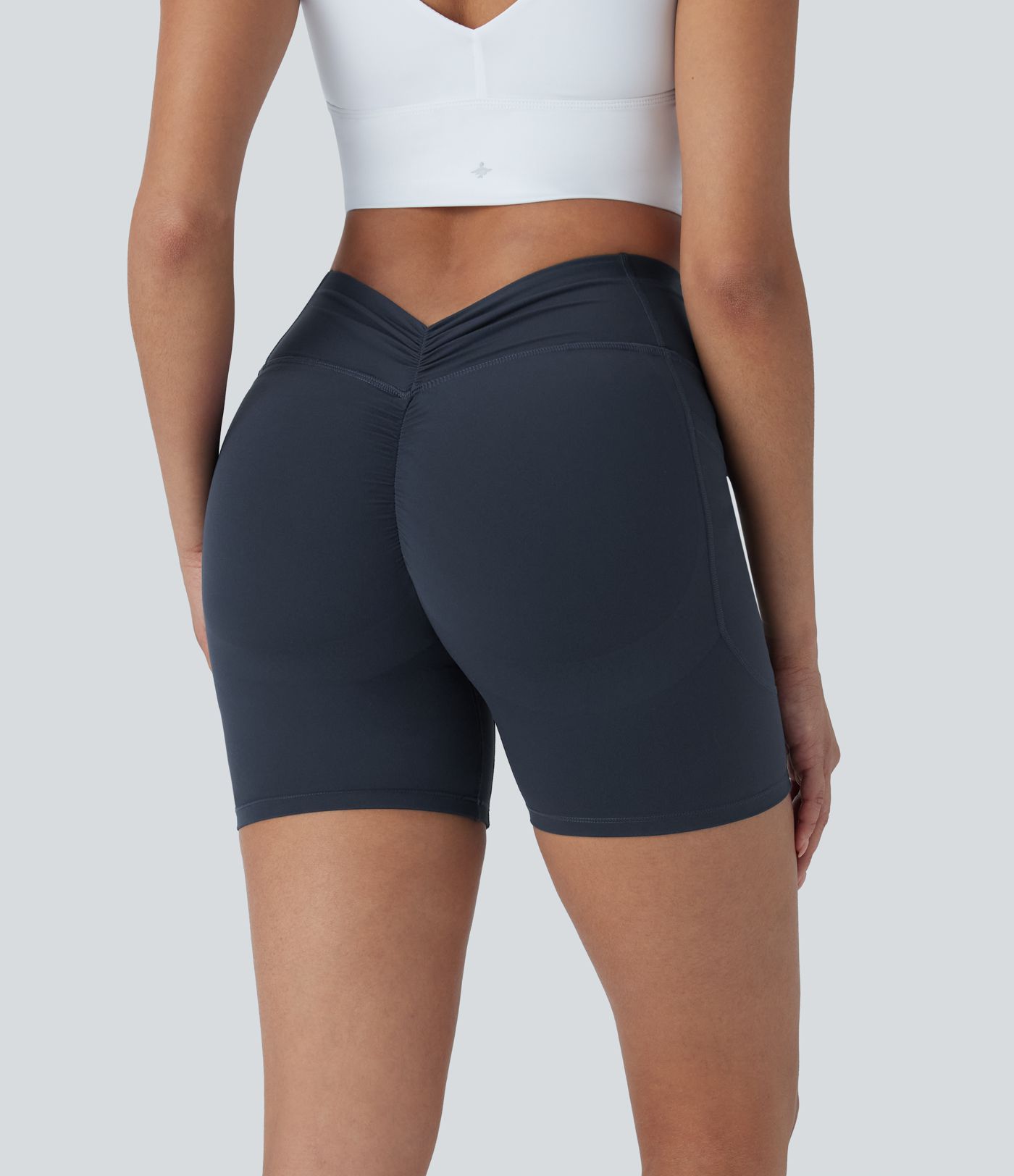 Halara UltraSculpt™ - Geraffte, formende Yoga-Shorts mit hohem Bund, Seitentaschen und Bauchkontrolle - Po-Lifting, 12,7 cm
