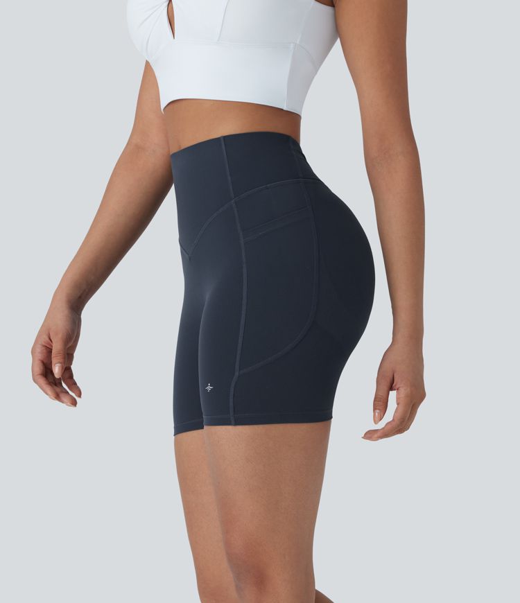 Halara UltraSculpt™ - Geraffte, formende Yoga-Shorts mit hohem Bund, Seitentaschen und Bauchkontrolle - Po-Lifting, 12,7 cm