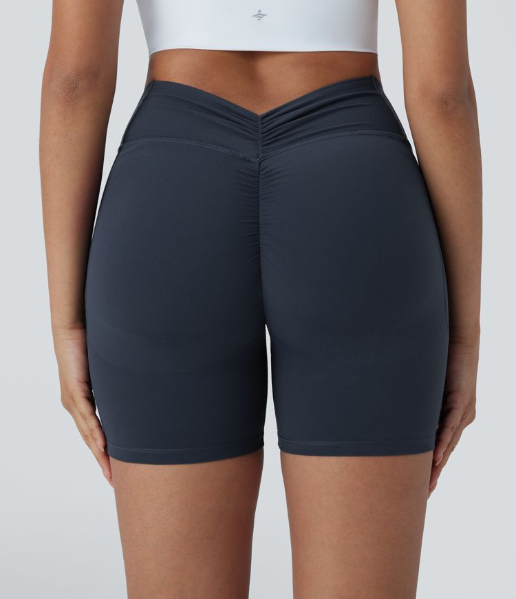 Halara UltraSculpt™ - Geraffte, formende Yoga-Shorts mit hohem Bund, Seitentaschen und Bauchkontrolle - Po-Lifting, 12,7 cm