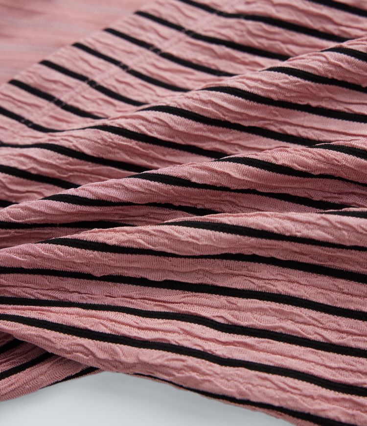 Nuimama petneša, asimetriška apačia, dryžuotas kasdienis topas