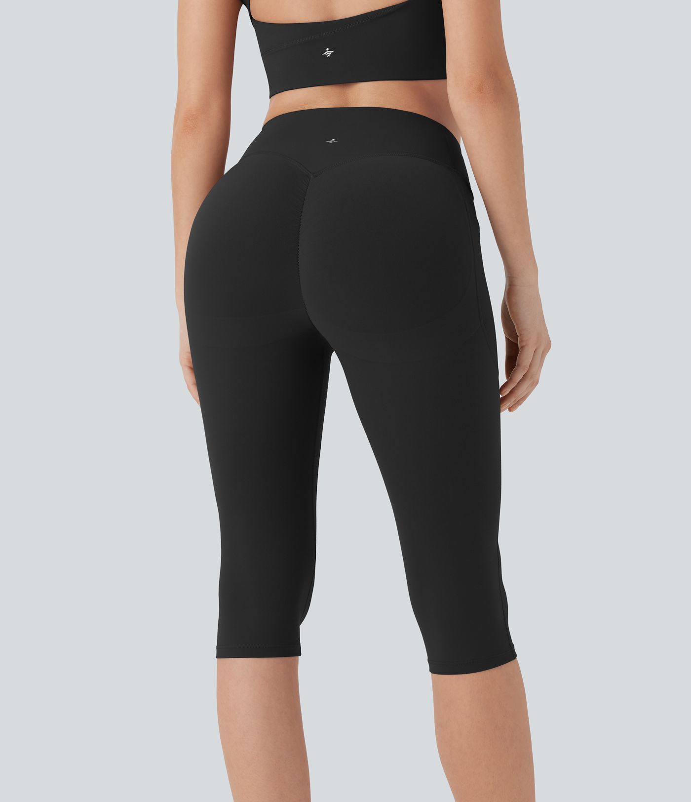 Halara UltraSculpt™ - Formende Pedal-Pusher-Workout-Leggings mit hohem Bund, Seitentaschen, Booty-Scrunch und Bauchkontrolle - Po-Lifting
