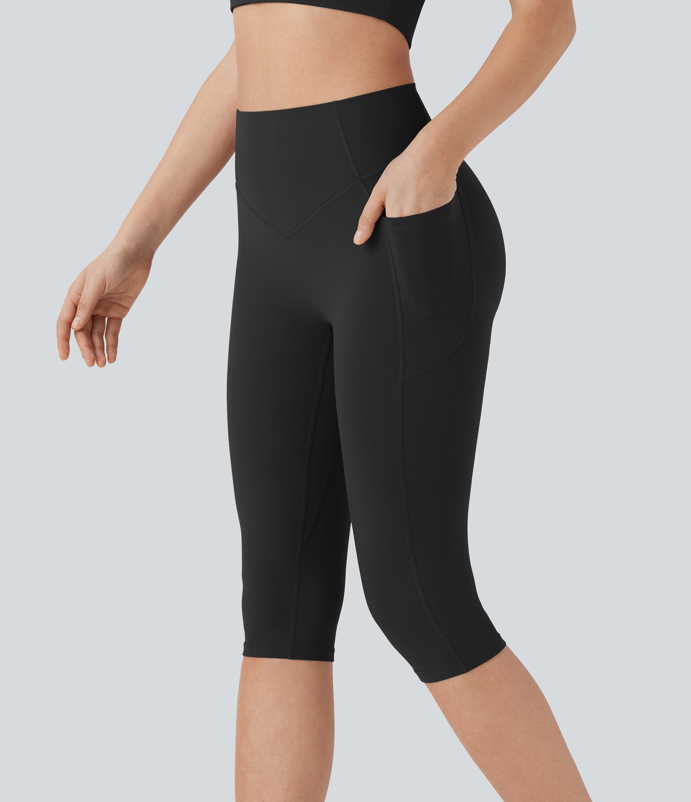 Halara UltraSculpt™ - Formende Pedal-Pusher-Workout-Leggings mit hohem Bund, Seitentaschen, Booty-Scrunch und Bauchkontrolle - Po-Lifting