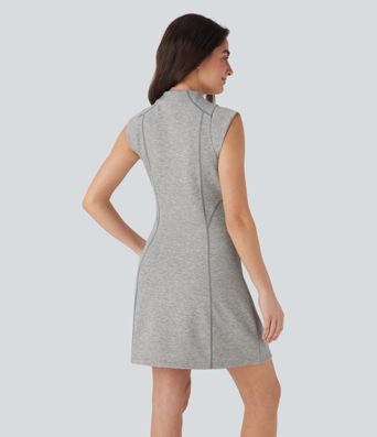 Vestido mini deportivo de tenis con cuello alto sin mangas y media cremallera con pespuntes 