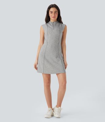Vestido mini deportivo de tenis con cuello alto sin mangas y media cremallera con pespuntes 