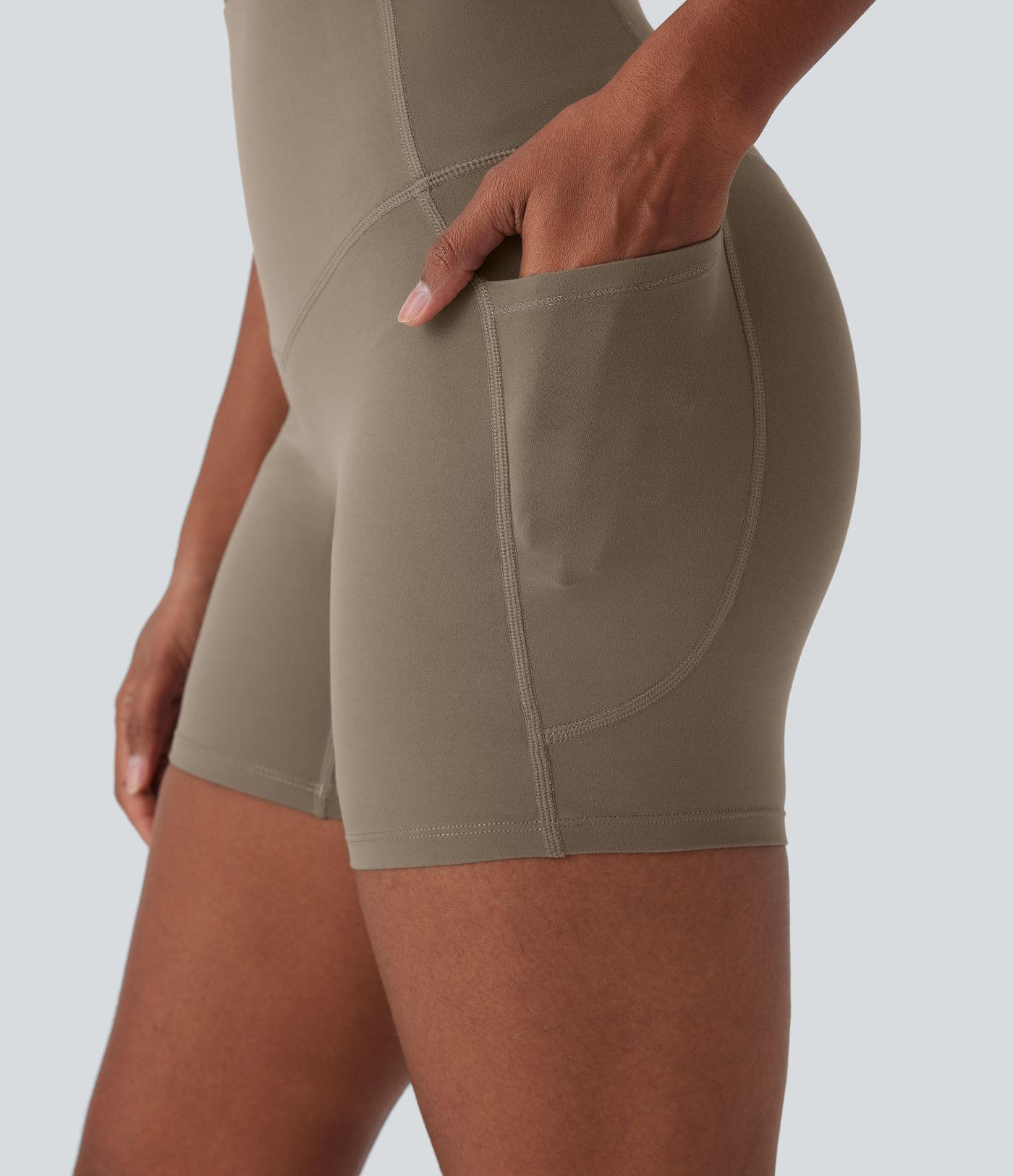 Halara UltraSculpt™ - Formende Workout-Shorts mit hohem Bund, Seitentaschen, Bauchkontrolle und integrierter Unterwäsche - antibakteriell, 12,7 cm