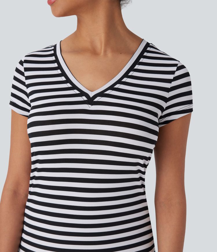 Robe t-shirt mi-longue à rayures et col en V