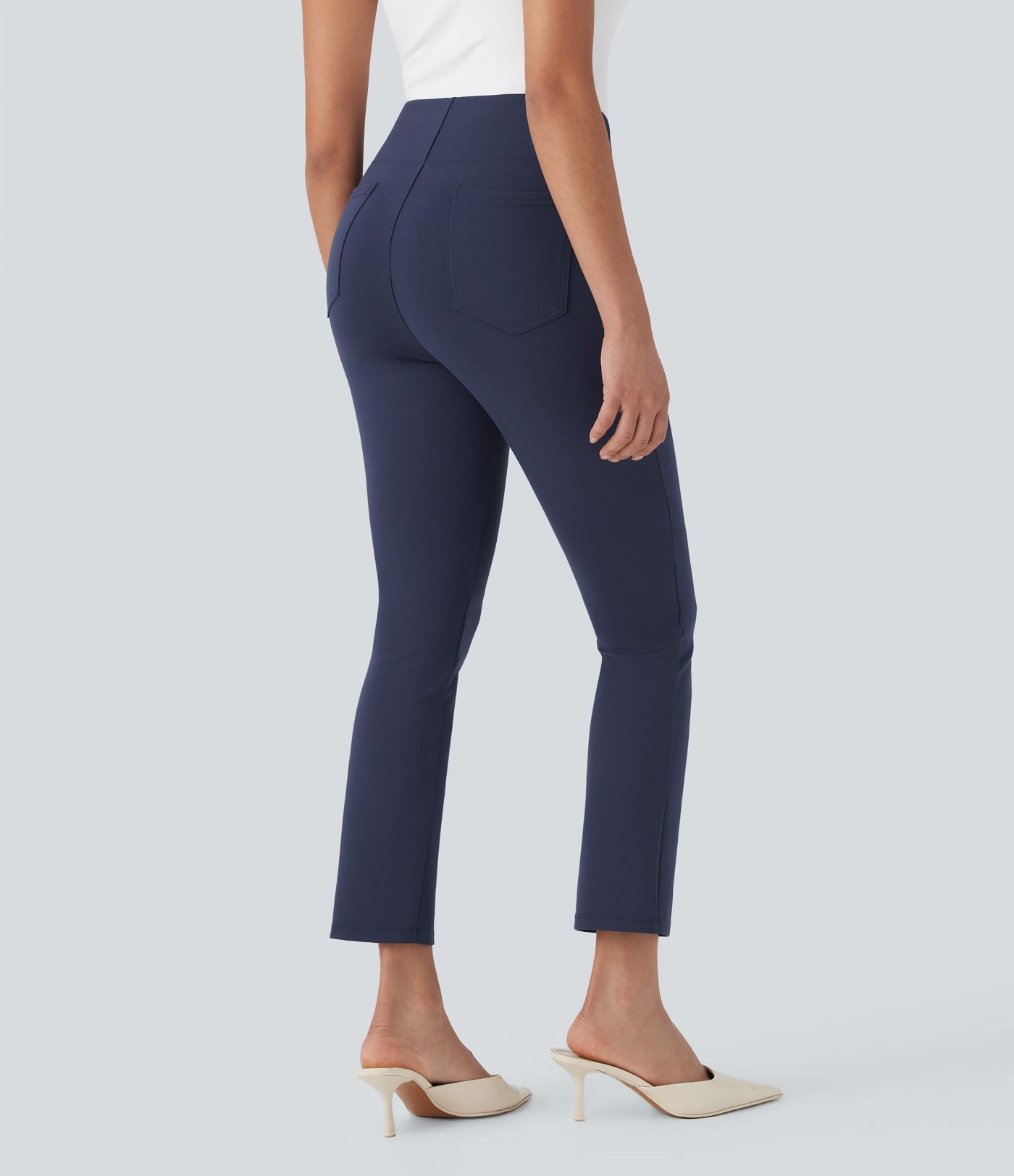 Halara Flex™ SculptKnit - Kurze, schmal zulaufende Arbeitshose mit hohem Bund und Seitentaschen