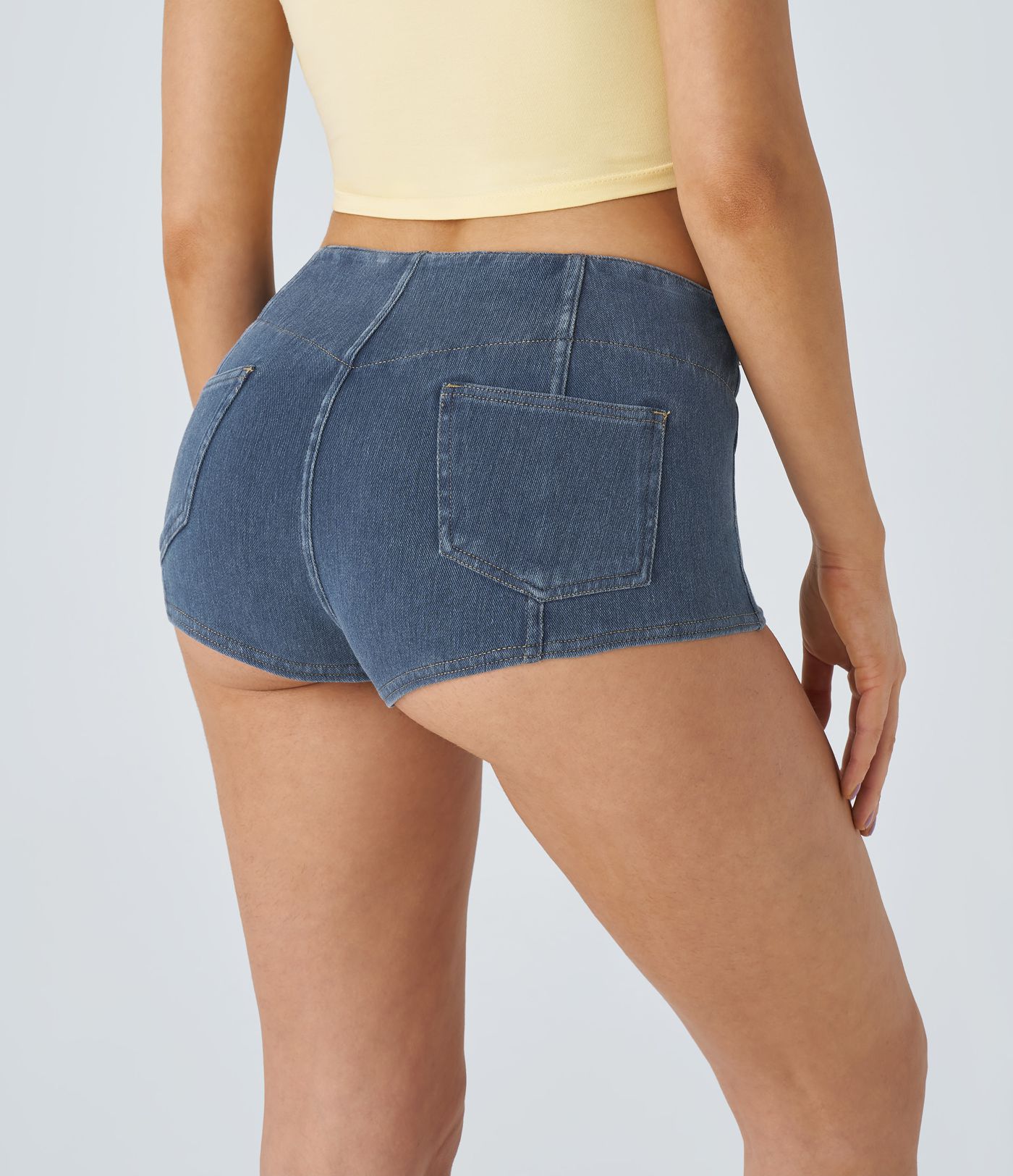 Halara Flex™ Short 2,5cm Casual en Denim Tricoté Extensible à Taille Moyenne avec Poche au Dos