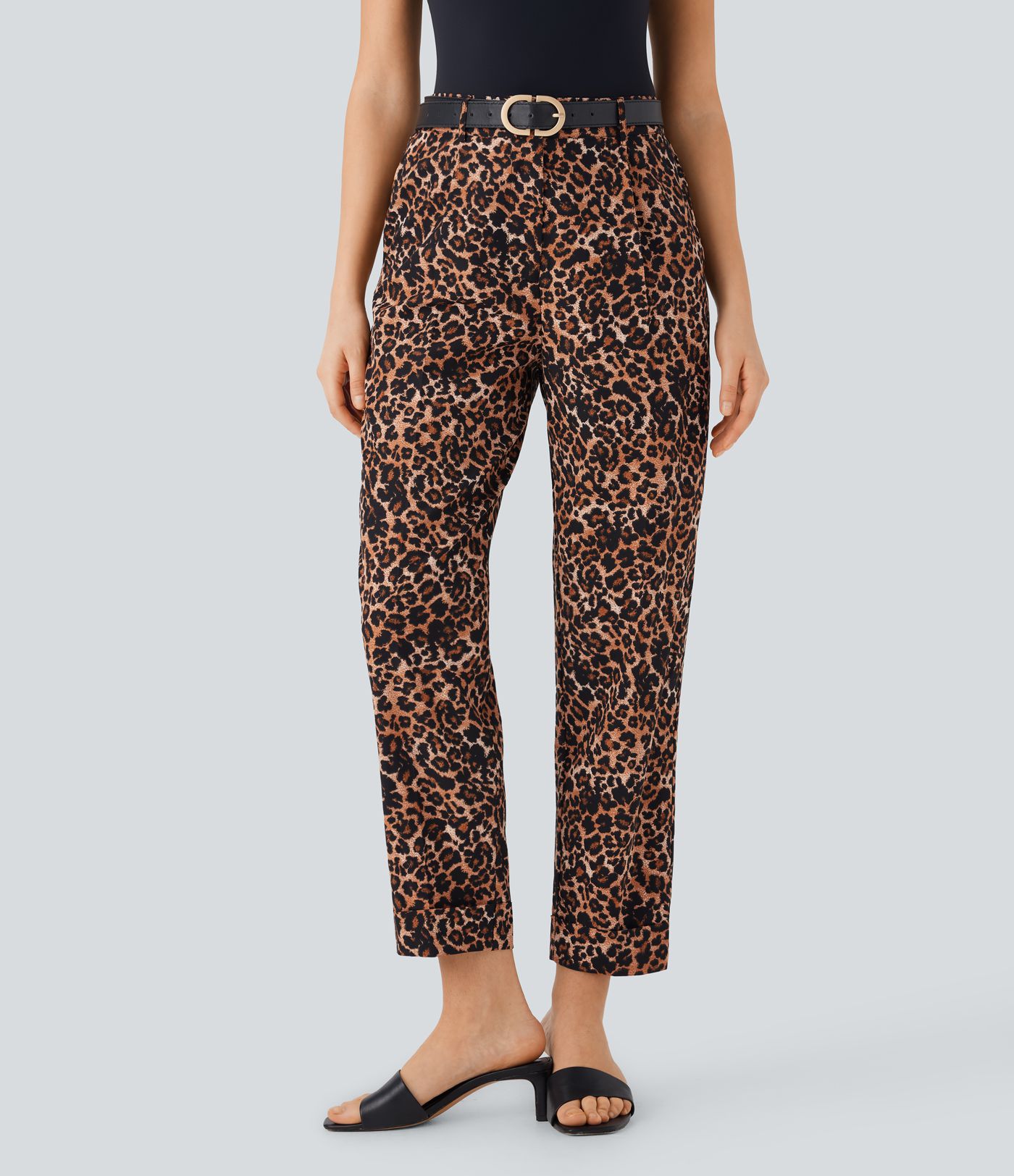 Háar, léopardamynstraðar, lauslegar buxur með vösum